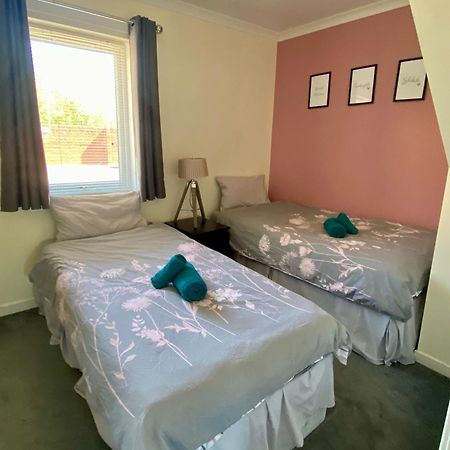 Cosy Cottage With Free Parking Close To Airport Единбург Екстериор снимка