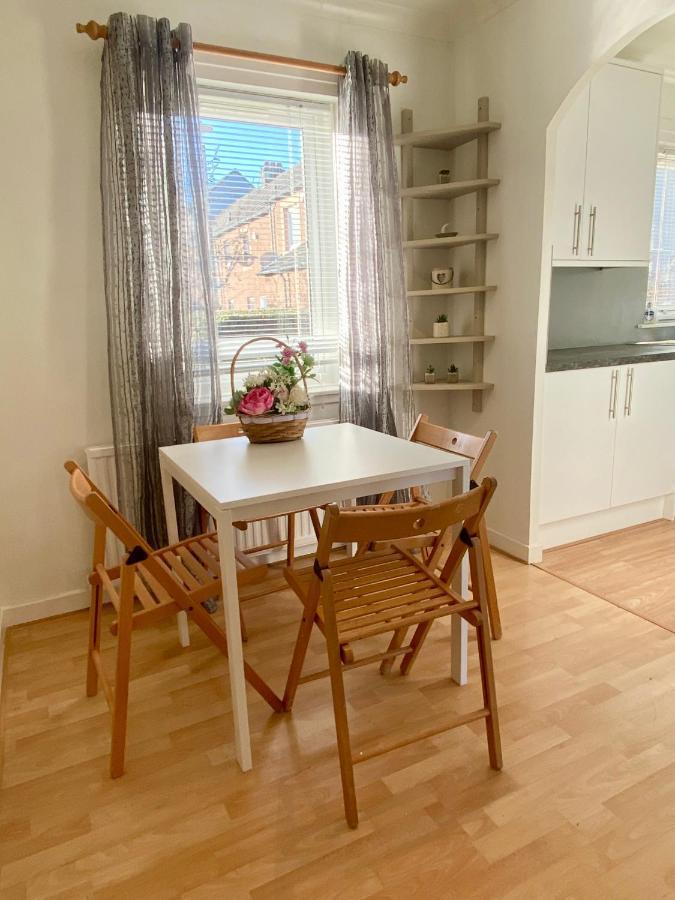 Cosy Cottage With Free Parking Close To Airport Единбург Екстериор снимка